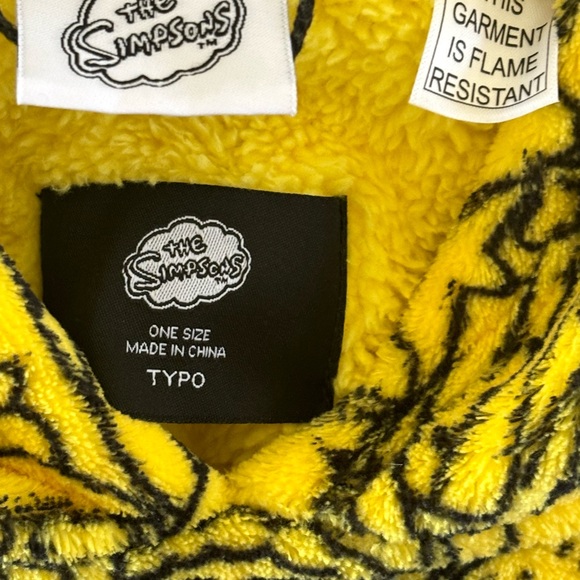 Simpson Snuddie Hoodie Robe Coverup Lemon Yellow Pullover Oversized Pockets Cozy - Picture 9 of 10